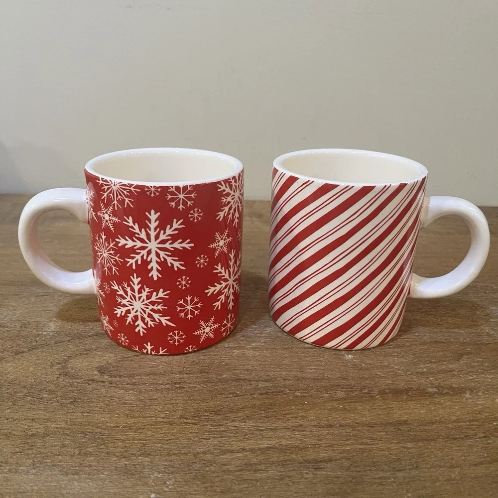 Sur la Table Christmas Holiday Mug Set of 2 Snowflake Candy Cane Red Coffee Cups